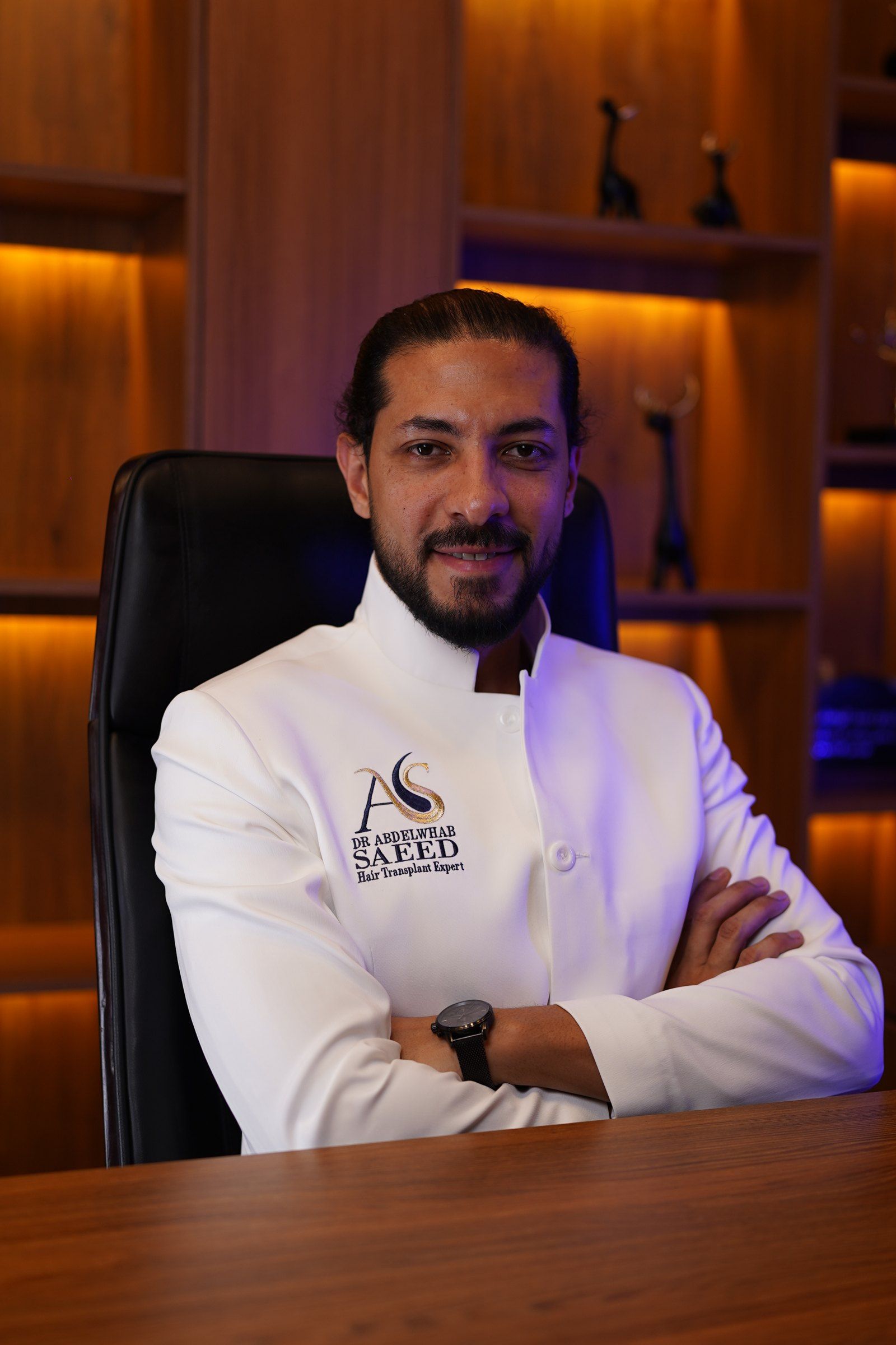 د. عبدالوهاب سعيد في مكتب الاستشارات